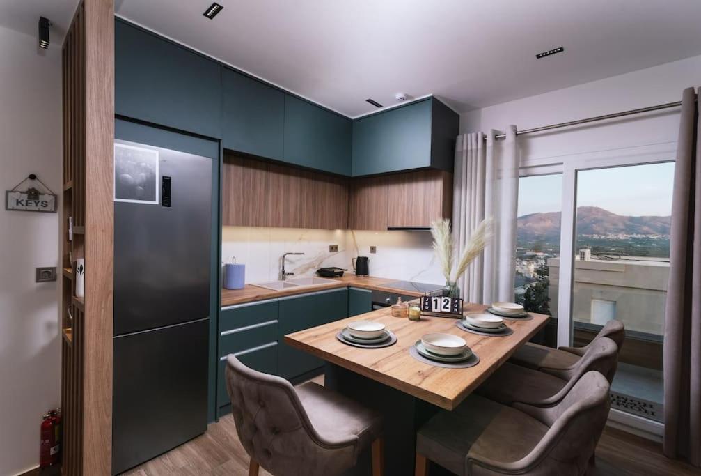 Apartment In The Hill Moirai
